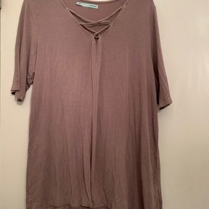 Criss-cross neckline T-shirt